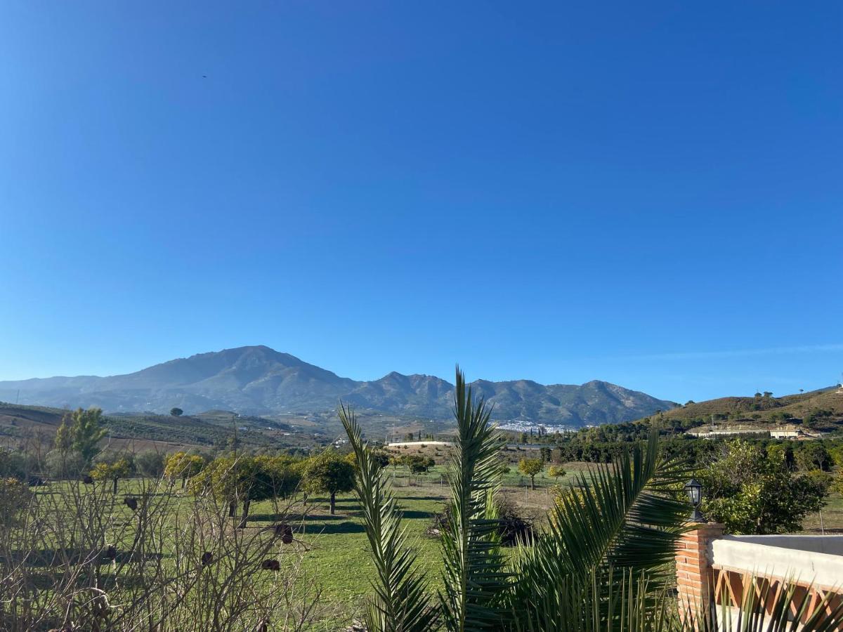 Spacious Villa With Exceptional Views In Malaga Casarabonela Bagian luar foto